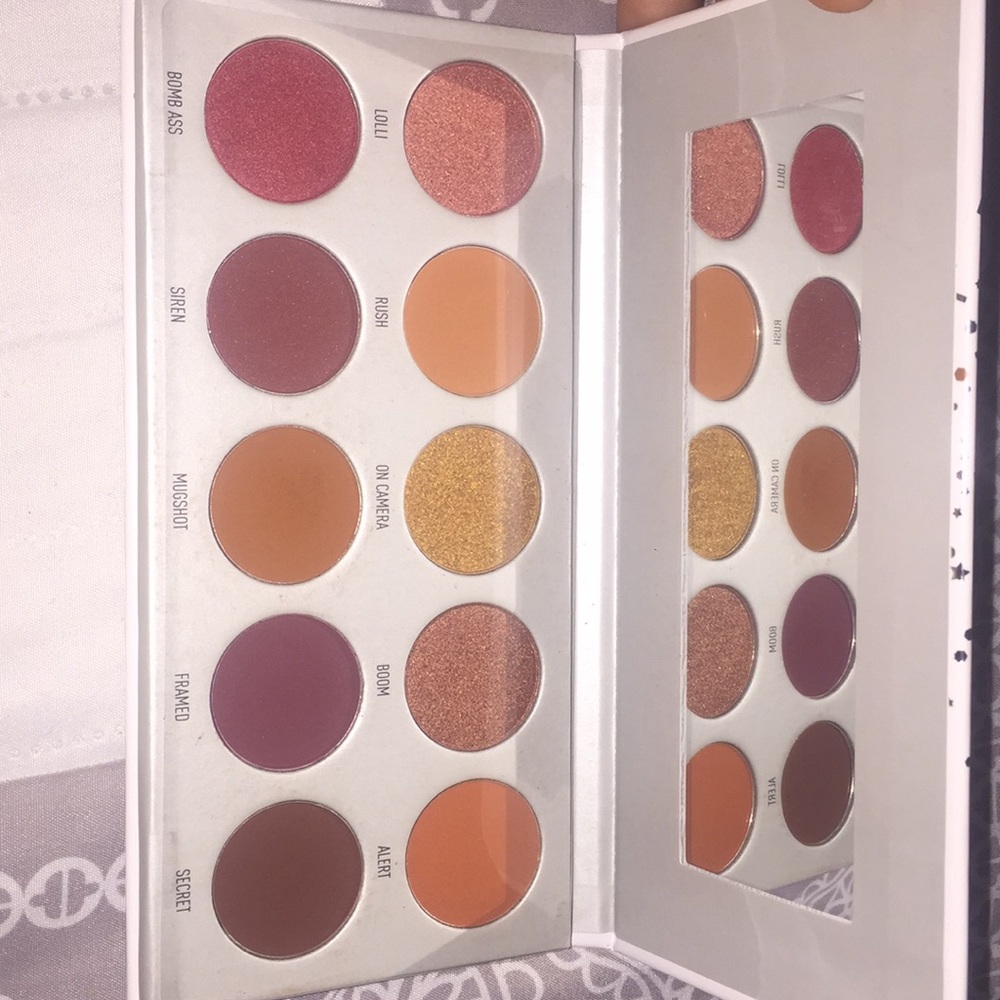 Jacklyn hill palette ring the alarm
